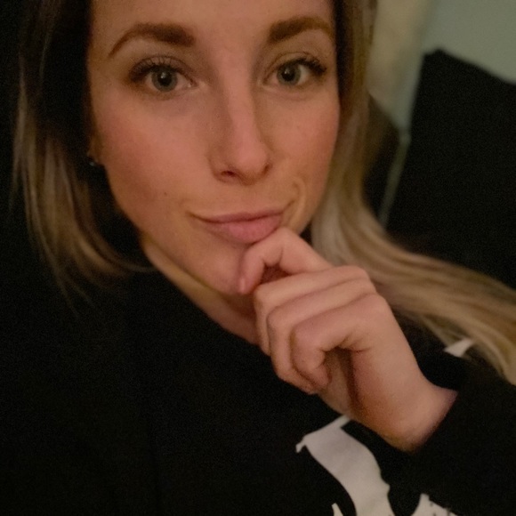 Meet your Posher, Ali - Picture 1 of 1